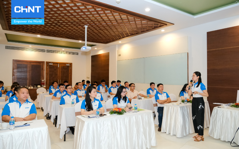 hoi-nghi-khach-hang-chint-2022-viet-tiep-hanh-trinh-moi-cung-chint