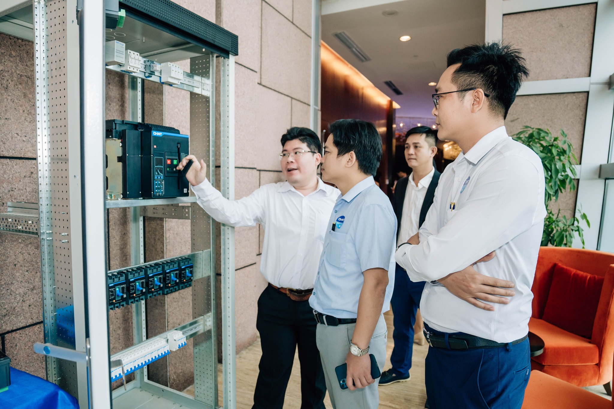 Giải Pháp Điện Toàn Diện