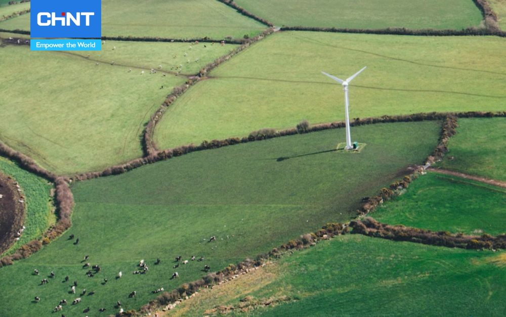 ứng dụng của năng lượng gió được lắp đặt ở cánh đồng