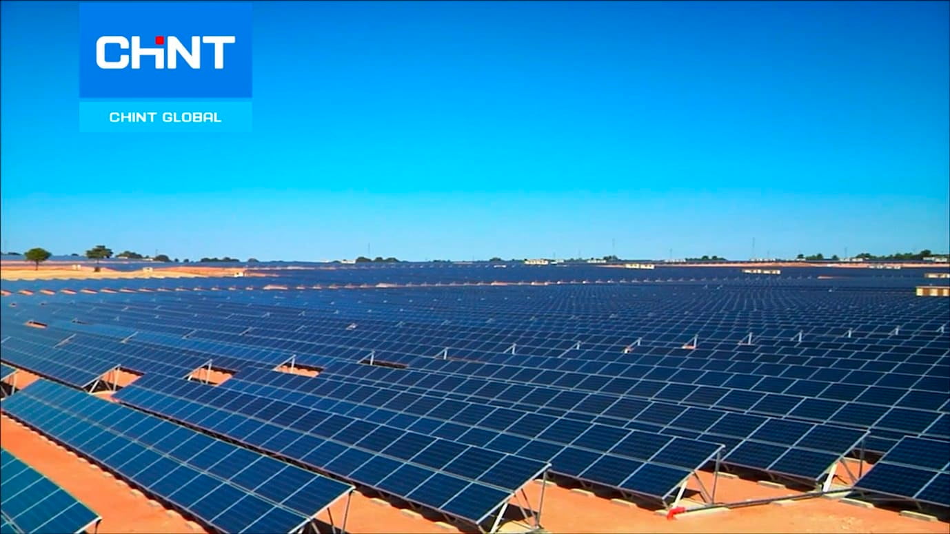 Lắp Tấm Pin Năng Lượng Mặt Trời Trên Mái Nhà Cần Lưu Ý Gì? 1 nên lắp tấm pin năng lượng mặt trời trên mái nhà ở hướng nhiều ánh sáng