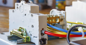 Tổng quan về thanh kim loại DIN Rail trong tủ điện