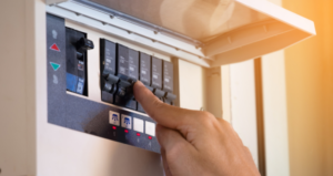 8 Lý Do Nên Chọn Cầu Dao Thay Cầu Chì